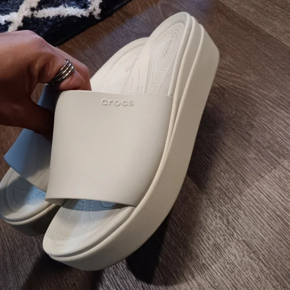Crocs Brooklyn Women's Platform Comfort Slide Sandal Bone Cream - Size 11 Used - Picture 3 of 5